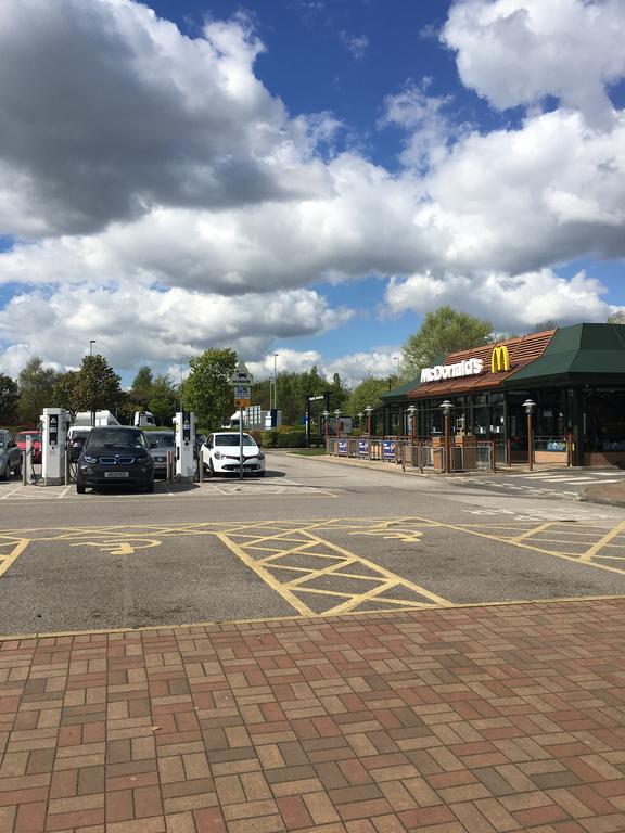 Warrington Motel, J20 M6 Lymm Services Exterior photo